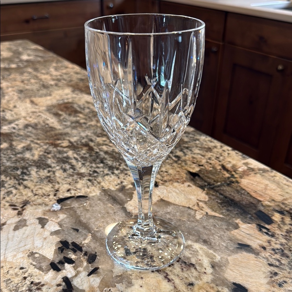 Thomas Webb Romeo Pattern Clear Cut Crystal Wine Goblet Tall (21cm-8").